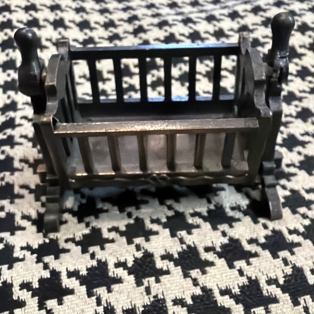 VTG 1977 Durham Ind Dollhouse Rocking Swinging Baby Crib‎ Cast Metal Miniature